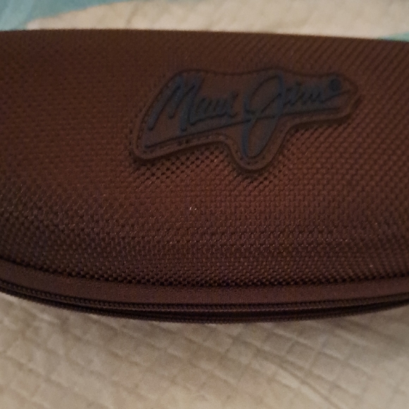 Maui Jim Dark Brown Sunglasses, and Case - Picture 1 of 11
